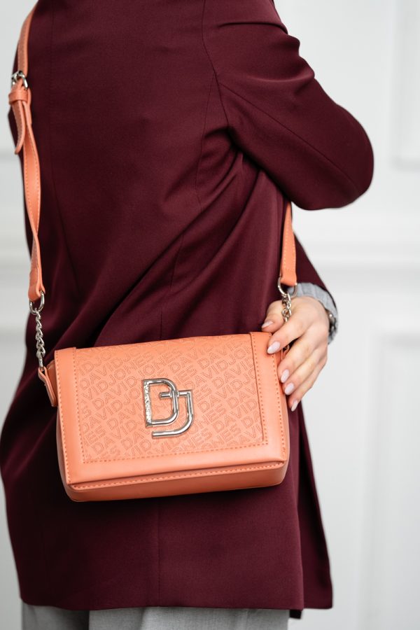 Poseta casual de dama din piele ecologica perforata maro caramiziu cu clapeta David Jones BSDJPO2102148 121