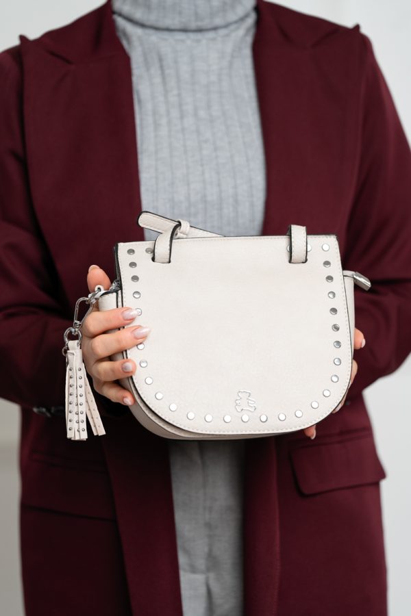 Poseta casual de femei din piele eco gri deschis cu tinte metalice si bretea detasabila Lulu Castagnette BSLLPOCA2103065 119