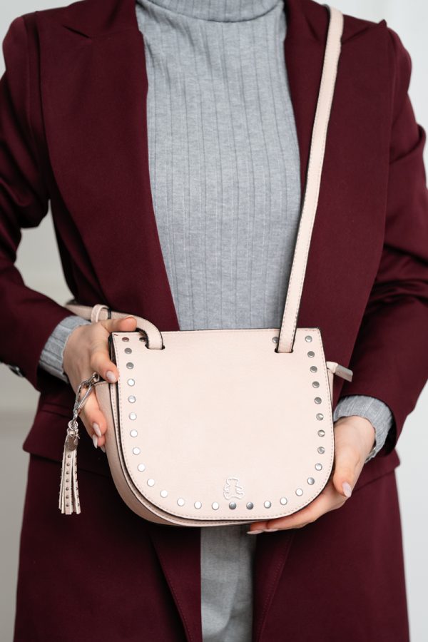 Poseta casual de femei din piele eco gri deschis cu tinte metalice si bretea detasabila Lulu Castagnette BSLLPOCA2103065 119
