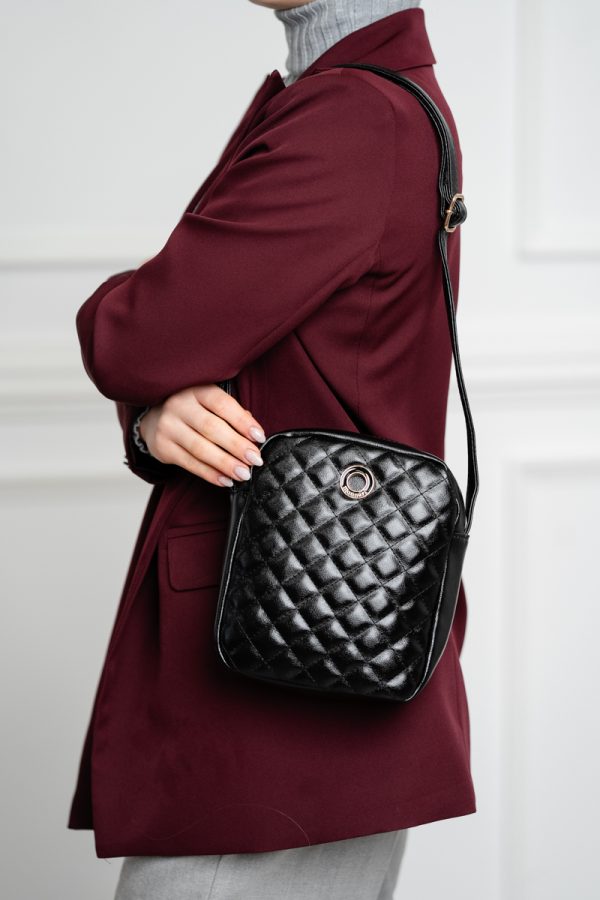 Poseta de femei eleganta de umar din piele eco neagra cu textura lucioasa Monnari BS20201203 121