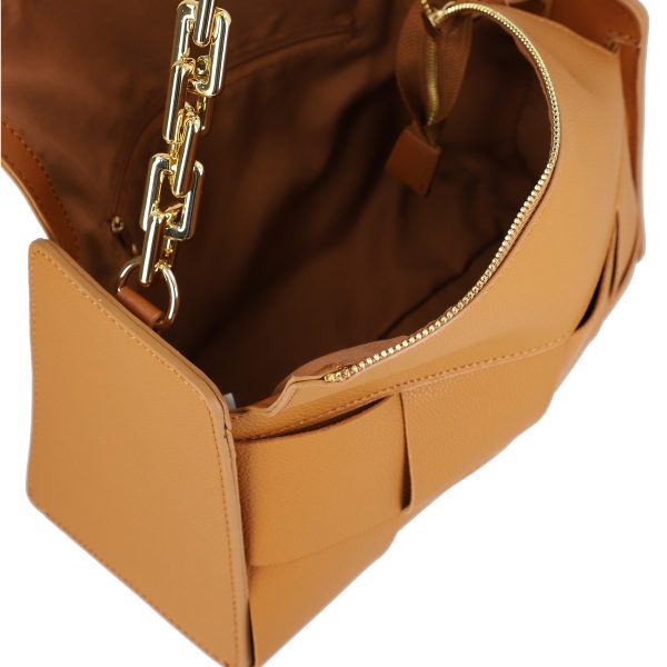 Geanta eleganta dama piele ecologica maro exterior texturat cu maner din lant auriu BSBECA2104038 121