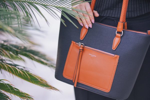 Geanta cu Buzunare Exterioare Casual de Umar Femei din Piele Eco Negru Maro - David Jones BSDJCA2106010 119