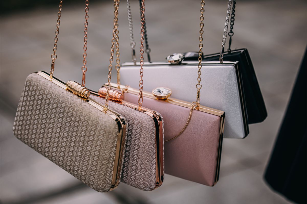 2. Ținută club - cum se accesorizează corect o ținută de club - genti clutch-min