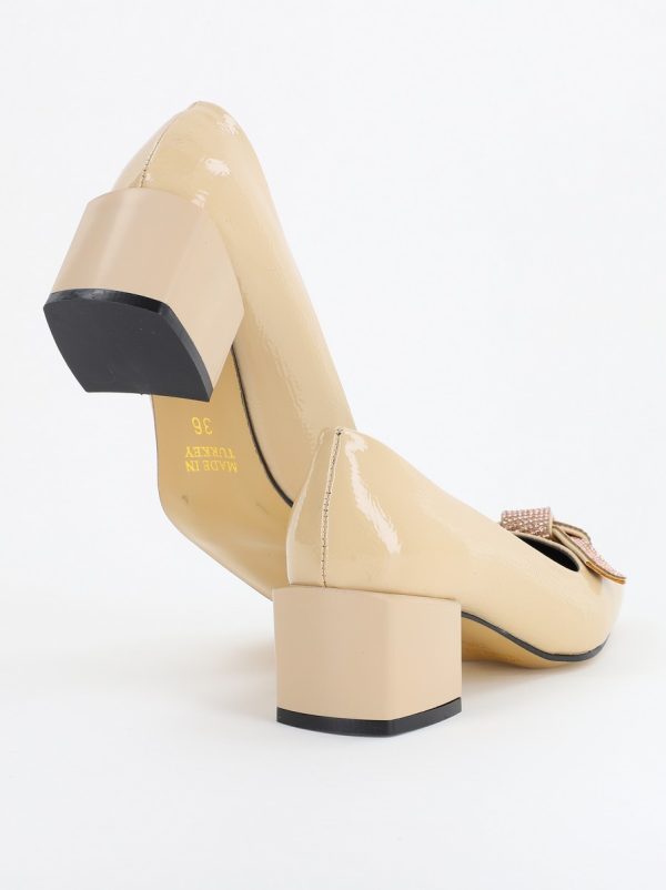 Pantofi cu Toc Jos Eleganti cu ornament din Piele Ecologica Bej Lucios (BS113AY2310011) 122