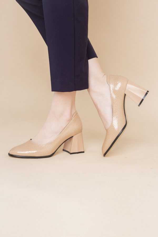 Pantofi cu Toc Gros Piele Ecologica Texturată Varf Rotund culoare Bej lucios(BS6122AY2401557) 119