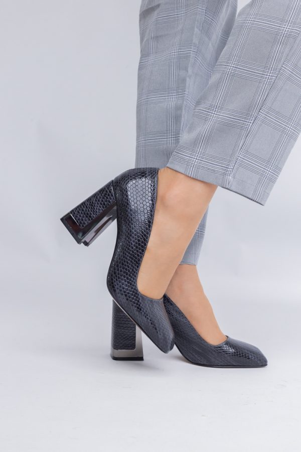 Pantofi Damă cu Toc Gros din Piele Ecologică texturată gri inchis BS20AY2402732 119