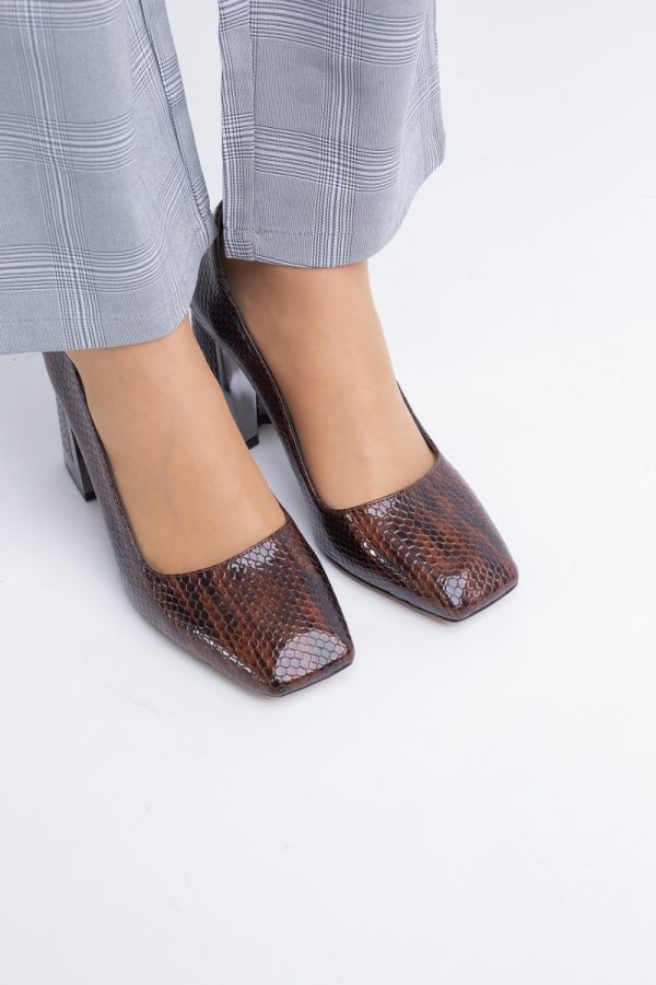 Pantofi Damă cu Toc Gros din Piele Ecologică texturată maro BS20AY2402736 123