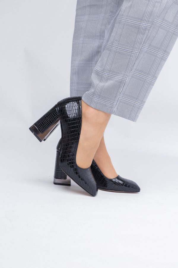 Pantofi Damă cu Toc Gros din Piele Ecologică texturată negru BS20AY2402735 119