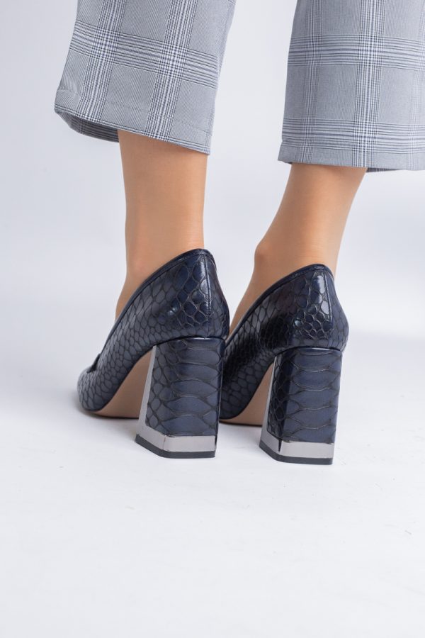 Pantofi Damă cu Toc Gros din Piele Ecologică texturată bleumarin BS25AY2402721 123
