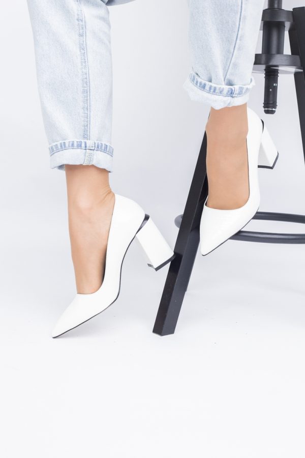 Pantofi Damă cu Toc Gros din Piele Ecologică texturată Alb BS02AY2402742 119