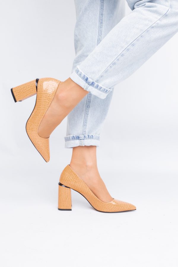 Pantofi Damă cu Toc Gros din Piele Ecologică texturată Maro camel BS02AY2402738 119
