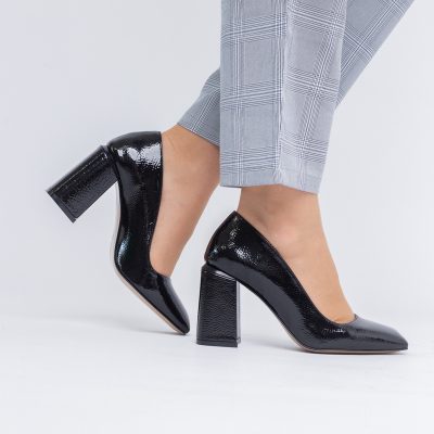 Pantofi Damă cu Toc Gros din Piele Ecologică texturată negru lac BS01AY2402750