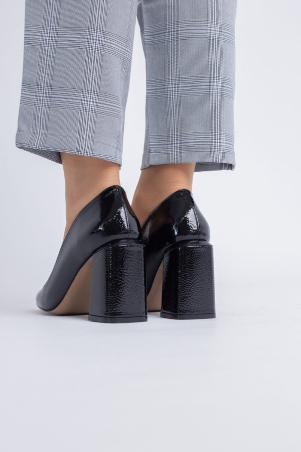 Pantofi Damă cu Toc Gros din Piele Ecologică texturată negru lac BS01AY2402750 121