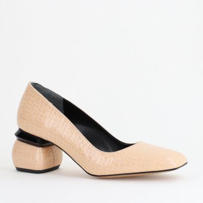 Pantofi Damă cu Toc Jos din Piele Ecologică Bej lac BS105AY2402715