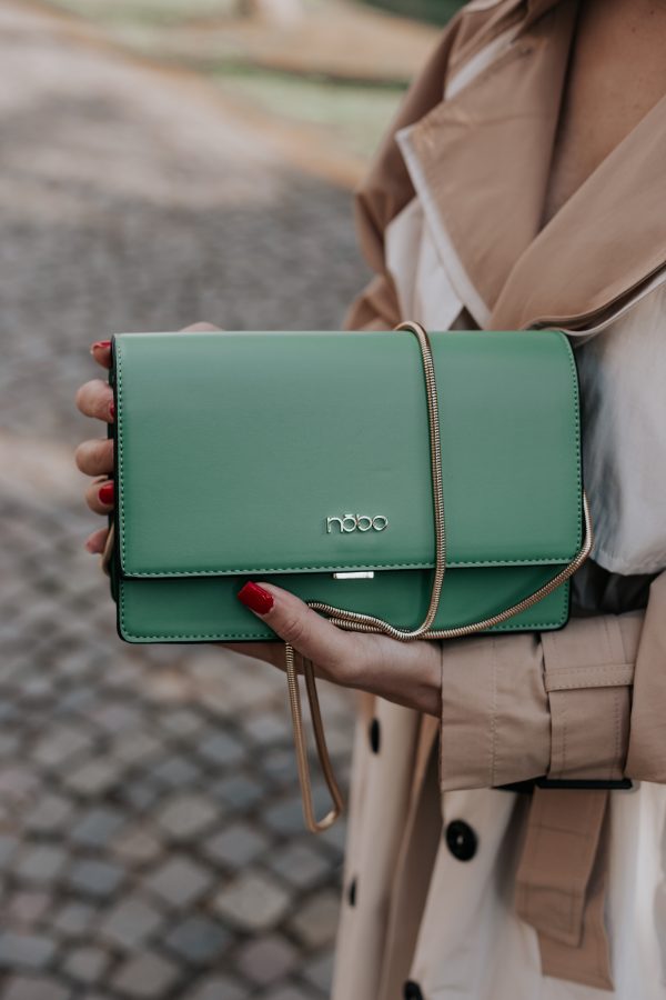 Geantă femei casual de umar cu clapetă piele ecologică verde Nobo NBAG-R1570-C008 119