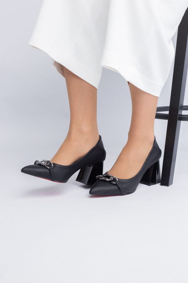 Pantofi Damă cu Toc Gros din Piele Ecologică cu Elemente Metalice Negri (BS2004D2402773) 119