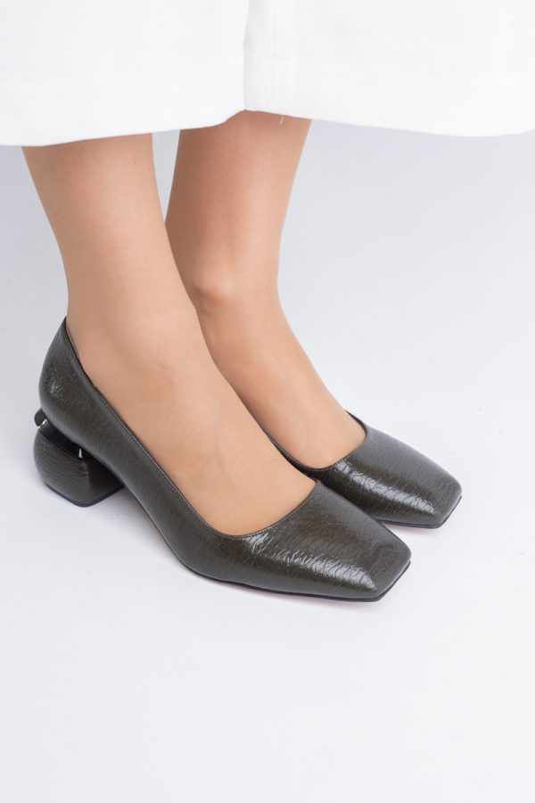 Pantofi Damă cu Toc Jos din Piele Ecologică Kaki lac BS105AY2402716 123