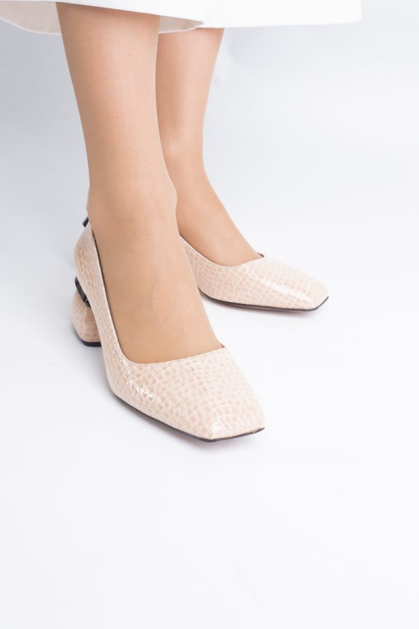 Pantofi Damă cu Toc Jos din Piele Ecologică Bej lac BS105AY2402715 123