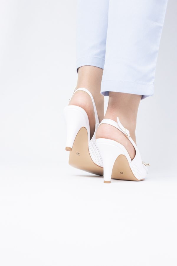 Pantofi Damă cu Toc Subțire din Piele Ecologică cu Elemente Metalice Albi (BS700AY2402785) 123