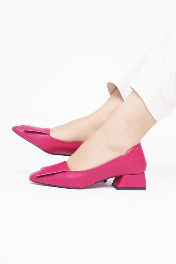 Pantofi Damă cu Toc Jos din Piele Ecologică Fuchsia (BS500D2402790) 119