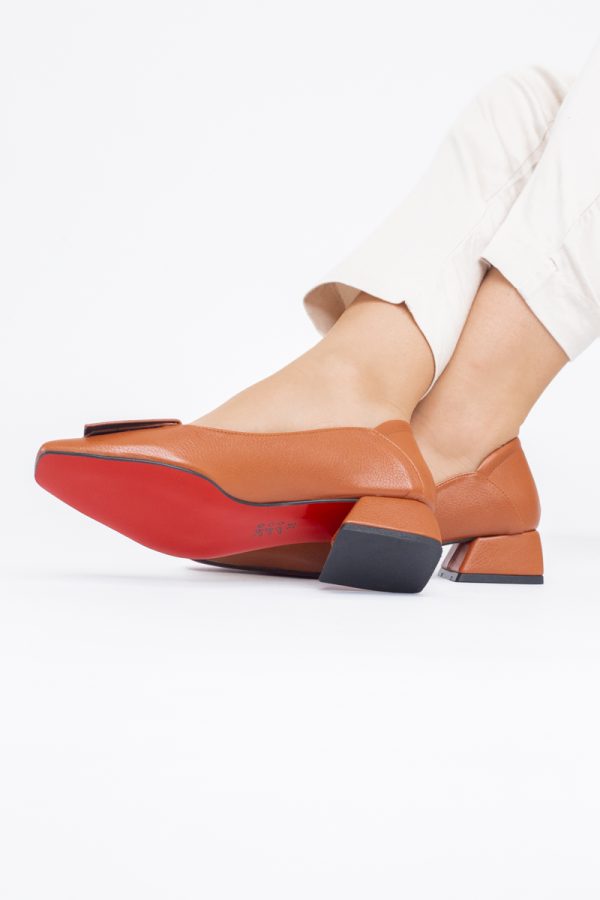 Pantofi Damă cu Toc Jos din Piele Ecologică Maro (BS500D2402792) 121