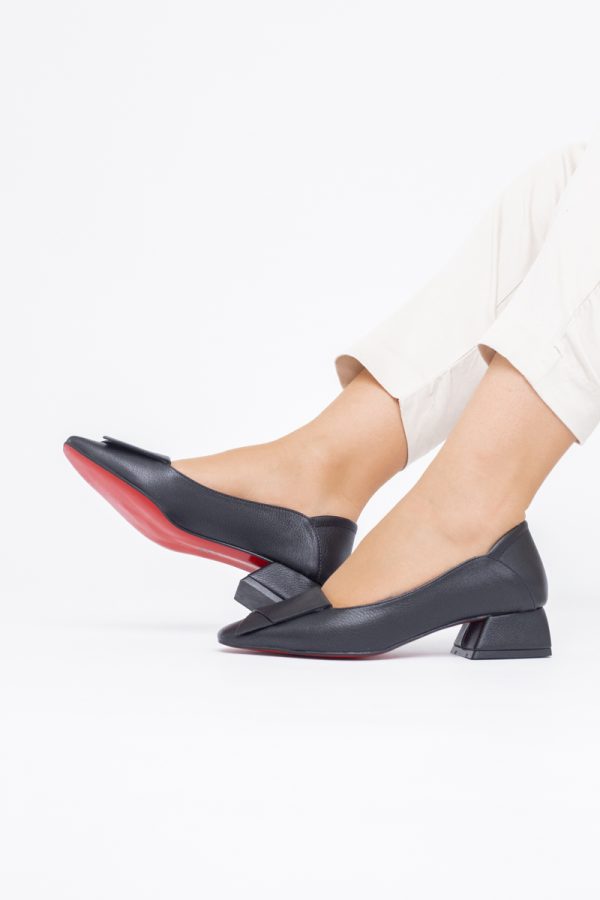 Pantofi Damă cu Toc Jos din Piele Ecologică Negru (BS500D2402793) 119