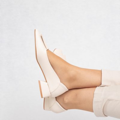 Pantofi Damă cu Toc Jos din Piele Ecologică Bej (BS500D2403826)