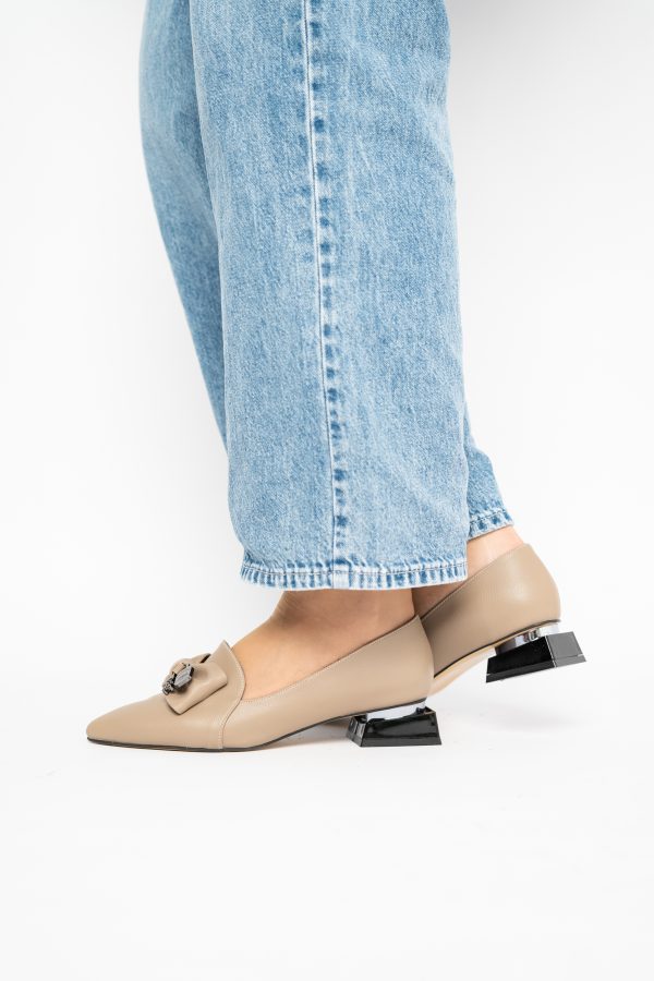 Pantofi cu Toc Jos Eleganti cu Fundita din Piele Ecologică Taupe BS167BA2411171 123