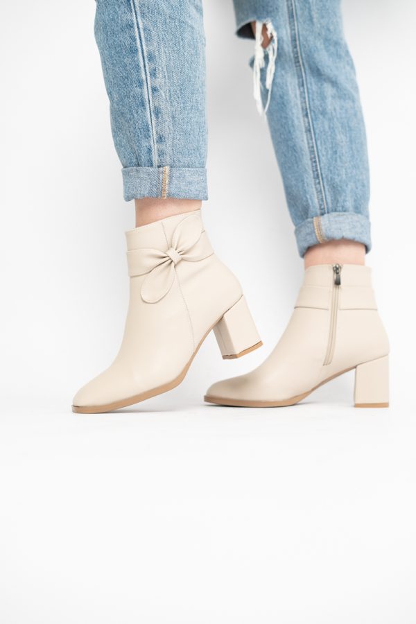 Botine elegante de damă cu toc din piele ecologică cu fundiță Bej BS1092BT2411150 121
