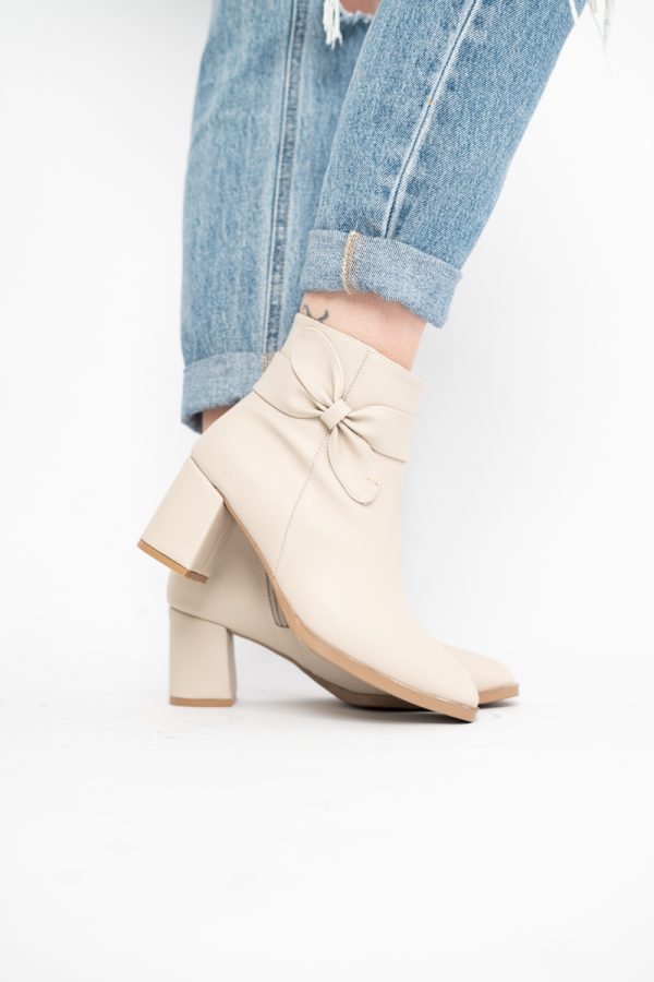 Botine elegante de damă cu toc din piele ecologică cu fundiță Bej BS1092BT2411150 119