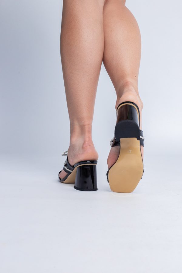 Saboți cu toc pentru femei din piele ecologică accesorizati cu strasuri culoarea neagră (BS521TR2405322) 123