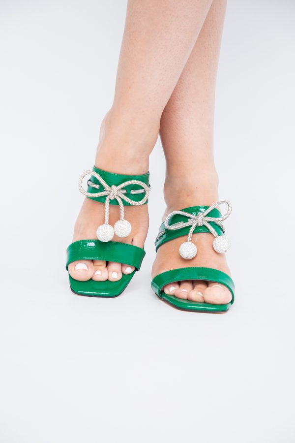 Saboți cu toc pentru femei din piele ecologică accesorizati cu strasuri culoarea verde (BS521TR2405370) 121