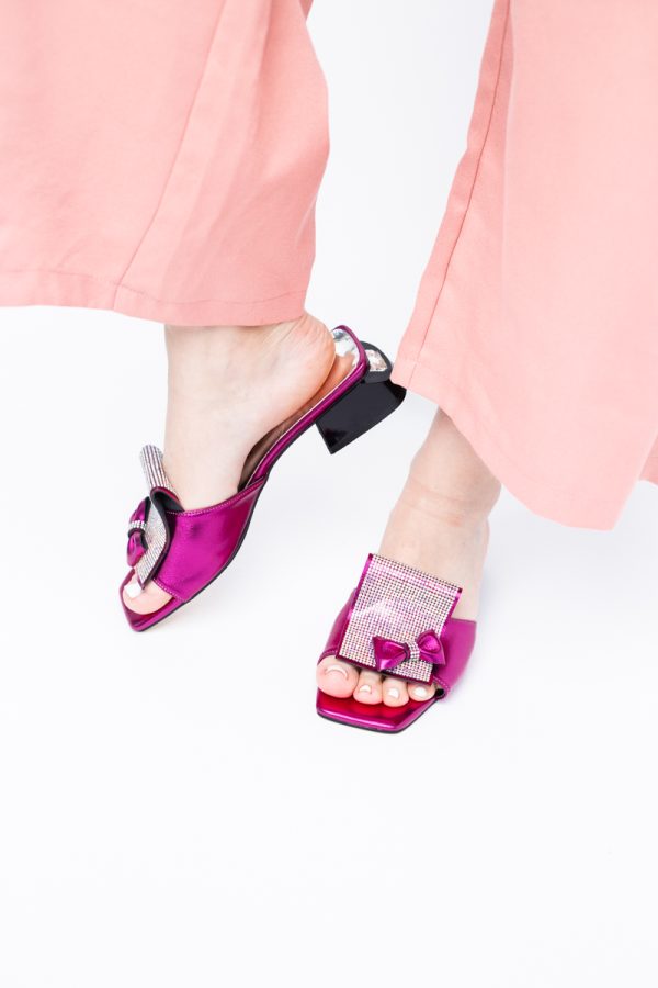 Saboți Damă cu Toc jos cu cristale și fundiță culoare Fuchsia metalic BS61TR2405395 123