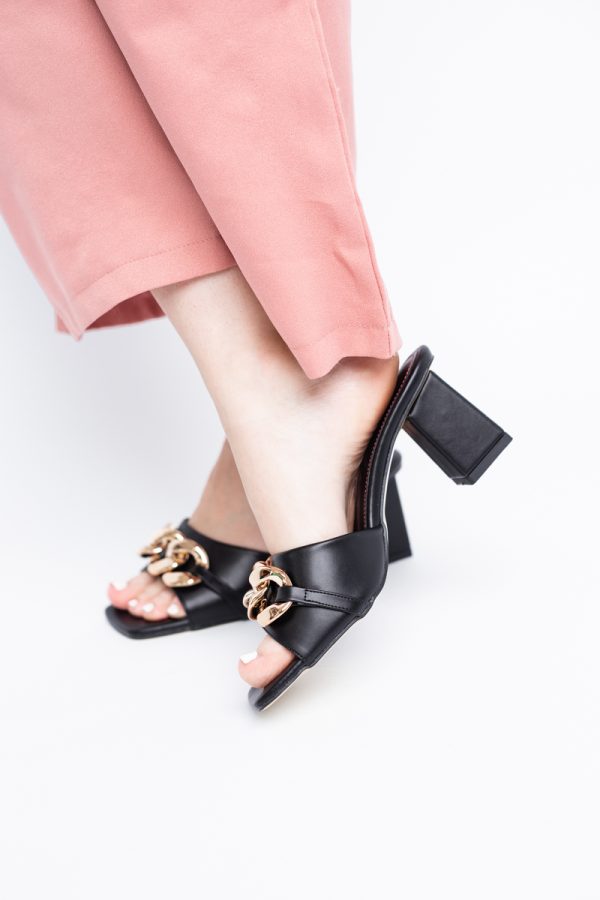 Saboți damă cu toc din piele ecologica cu design cu lanț culoare negru mat (BS080TR2405441) 119