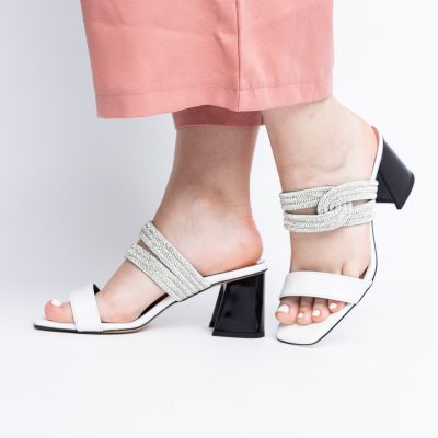 Saboți cu toc pentru femei din piele ecologică accesorizati cu strasuri culoare Alb (BS522TR2405397)