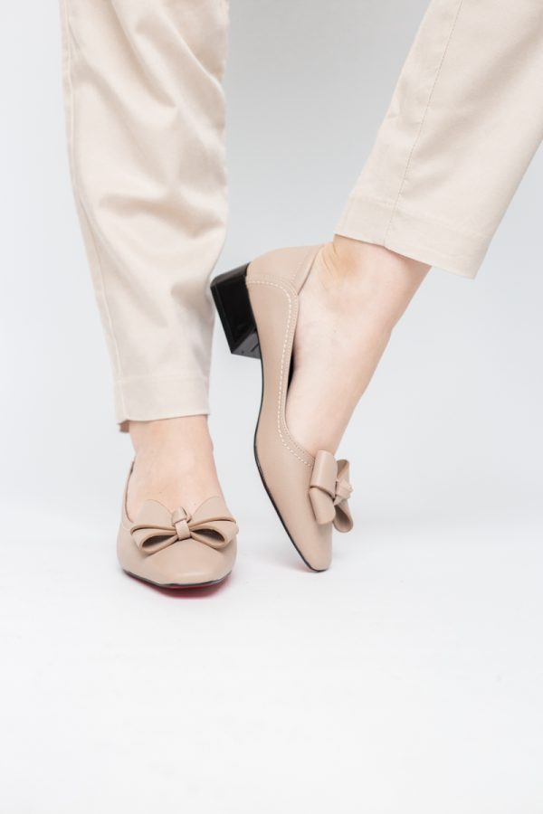 Pantofi Damă cu Toc Jos din Piele Ecologică cu fundiță Bej (BS502D2405404) 121