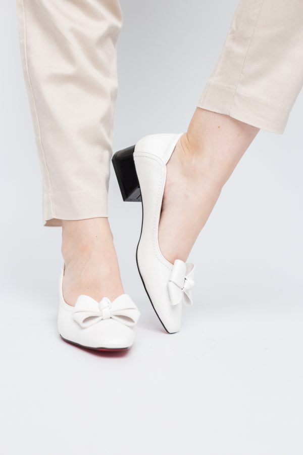 Pantofi Damă cu Toc Jos din Piele Ecologică cu fundiță Alb (BS502D2405403) 121