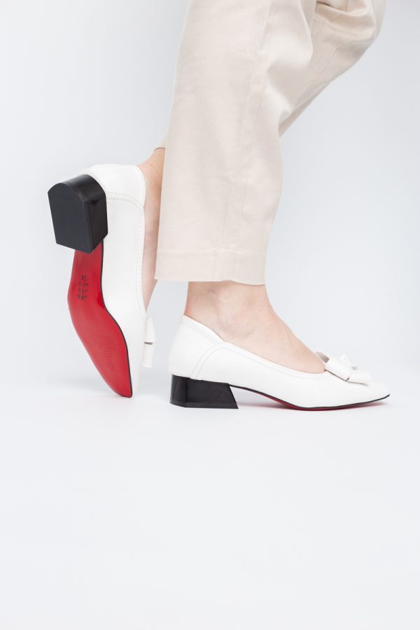 Pantofi Damă cu Toc Jos din Piele Ecologică cu fundiță Alb (BS502D2405403) 119
