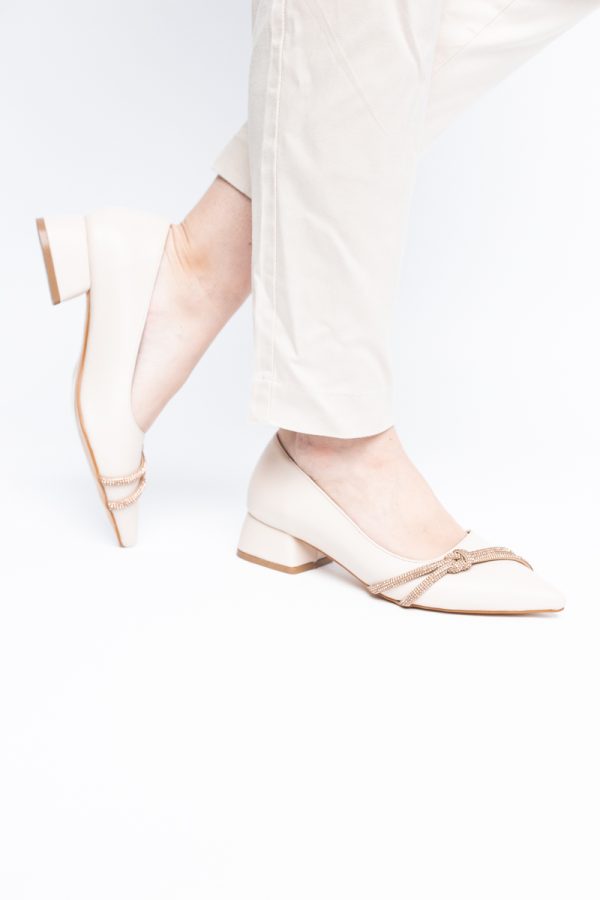 Pantofi Damă cu Toc Jos din Piele Ecologică culoare Bej (BS021AY2405463) 121