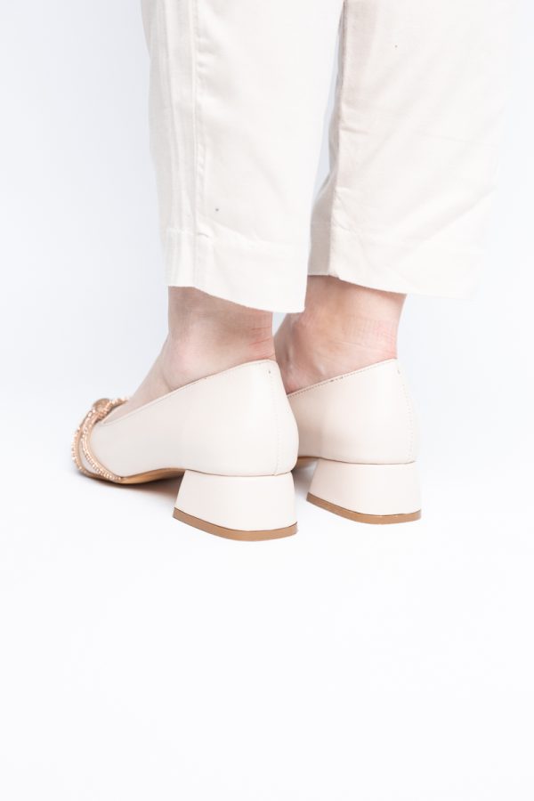 Pantofi Damă cu Toc Jos din Piele Ecologică culoare Bej (BS021AY2405463) 123