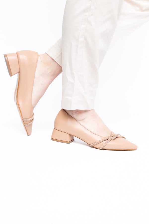 Pantofi Damă cu Toc Jos din Piele Ecologică cu pietricele culoare Nud (BS023AY2405456) 121