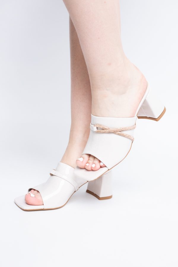 Saboți damă cu toc din piele ecologica cu pietricele culoare alb latte (BS265TR2405382) 119