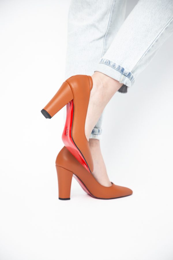 Pantofi pentru Femei cu Toc Gros Piele Ecologică Varf Ascutit culoare Maro - BS980AY2405426 121