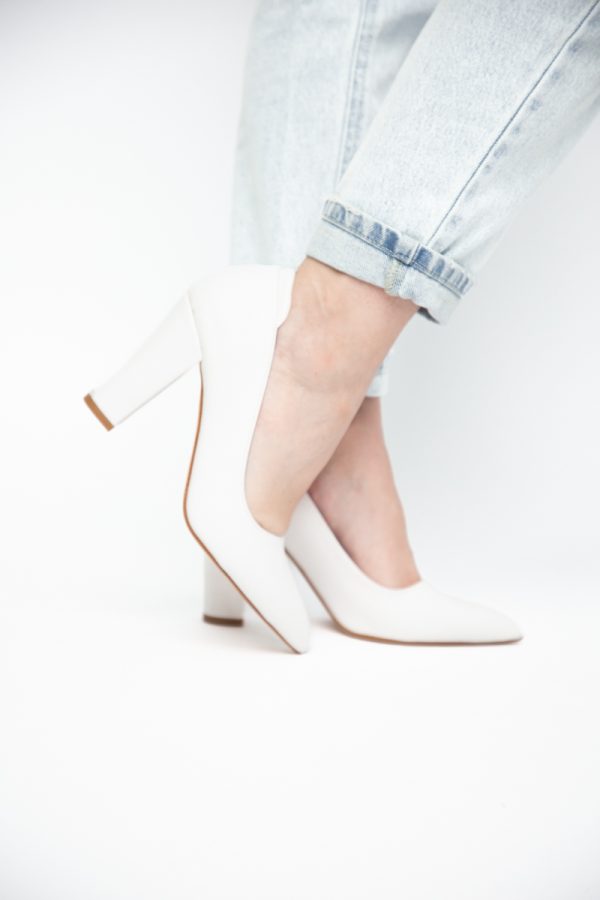 Pantofi pentru Femei cu Toc Gros Piele Ecologică Varf Ascutit culoare Alb - BS980AY2405424 119