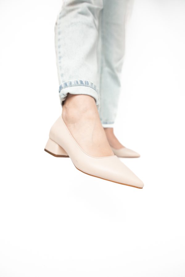 Pantofi Damă cu Toc Jos din Piele Ecologică Bej mat (BS020AY2405467) 123