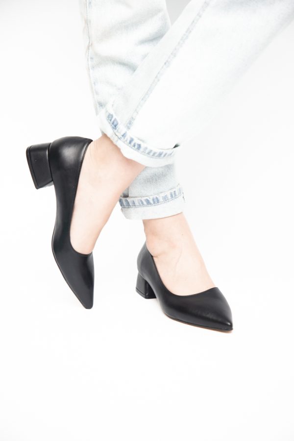 Pantofi Damă cu Toc Jos din Piele Ecologică Negru mat (BS020AY2405466) 119