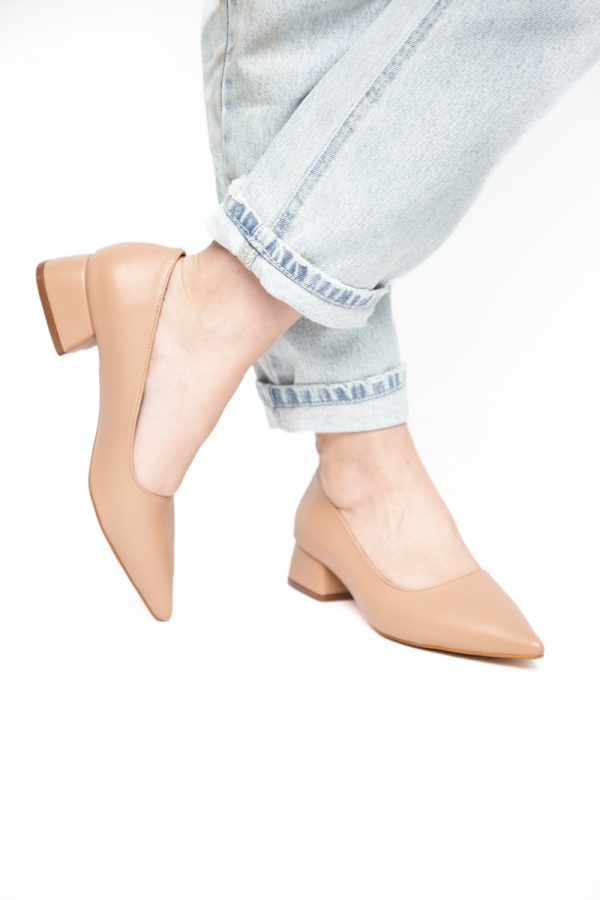 Pantofi Damă cu Toc Jos din Piele Ecologică Nud mat (BS020AY2405469) 119