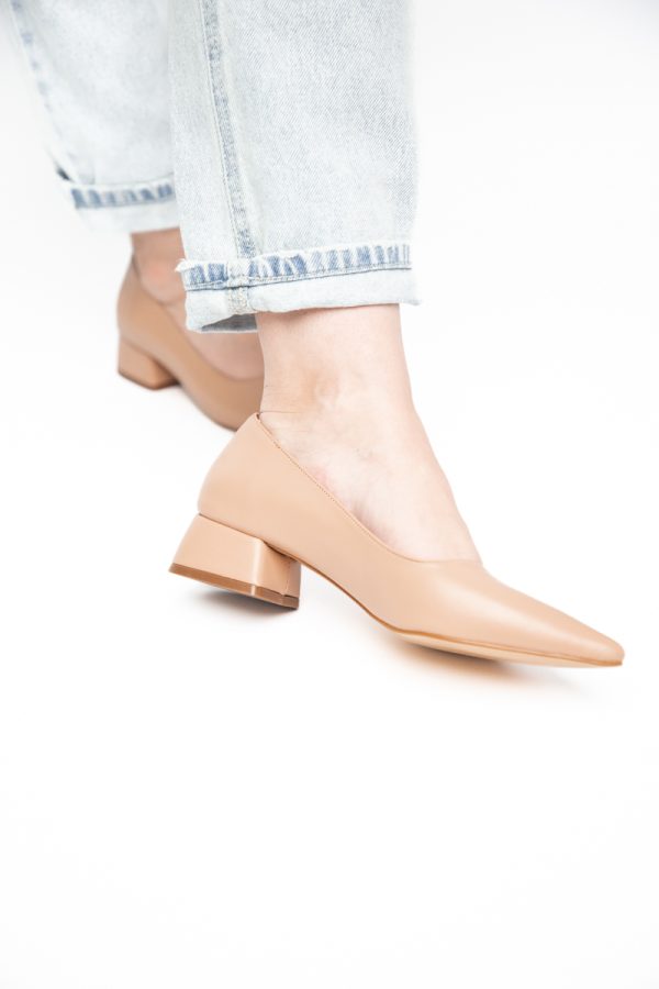 Pantofi Damă cu Toc Jos din Piele Ecologică Nud mat (BS020AY2405469) 121