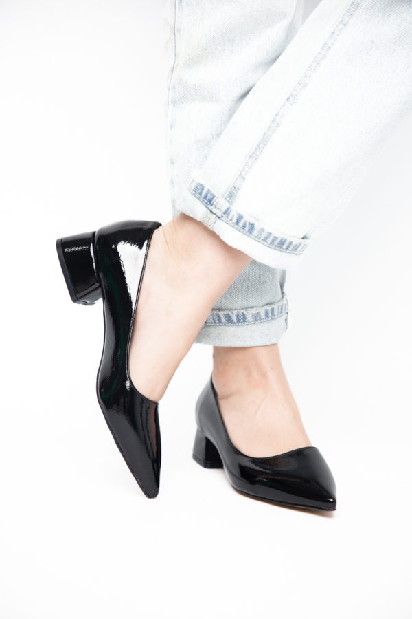 Pantofi Damă cu Toc Jos din Piele Ecologică Negru lac (BS020AY2405465) 119
