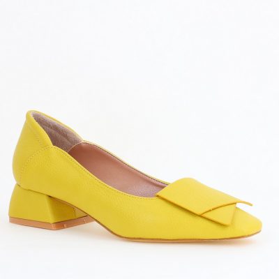 Pantofi Damă cu Toc Jos din Piele Ecologică Galben Mustar (BS500D2405285)